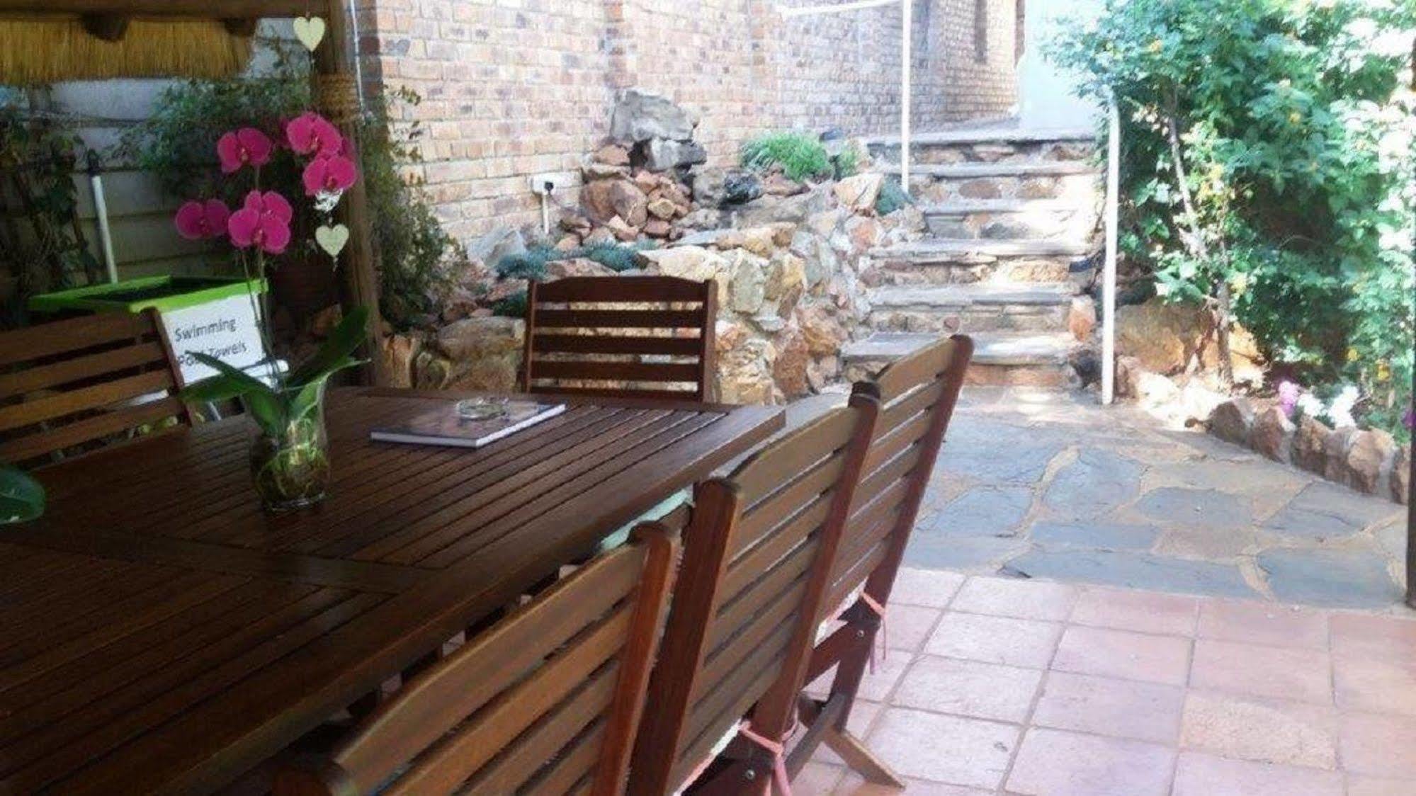 Margaret'S Place Johannesburg Exterior photo